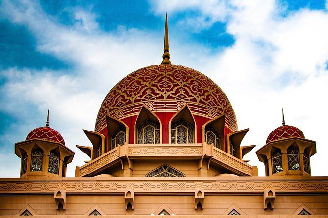 #17-19Hrs Kuala Lumpur MPV Day Tour from Singapore w' Tour Guide - Central Market or Petaling Street: shopping time with two different vibes