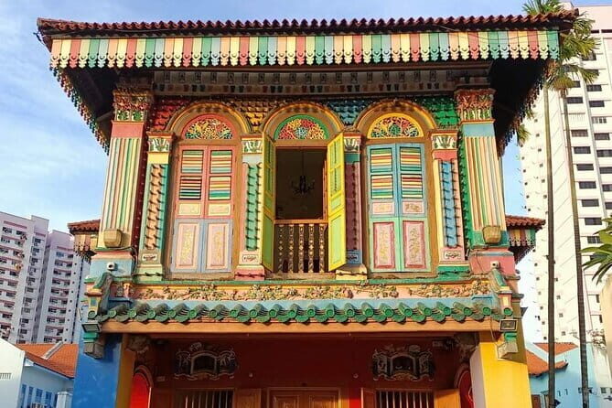 5 hours Little India, Kampong Glam, Chinatown with 9 Food Tasting - Stop 1: Little India, Sri Veeramakaliamman Temple, and Tekka Centre