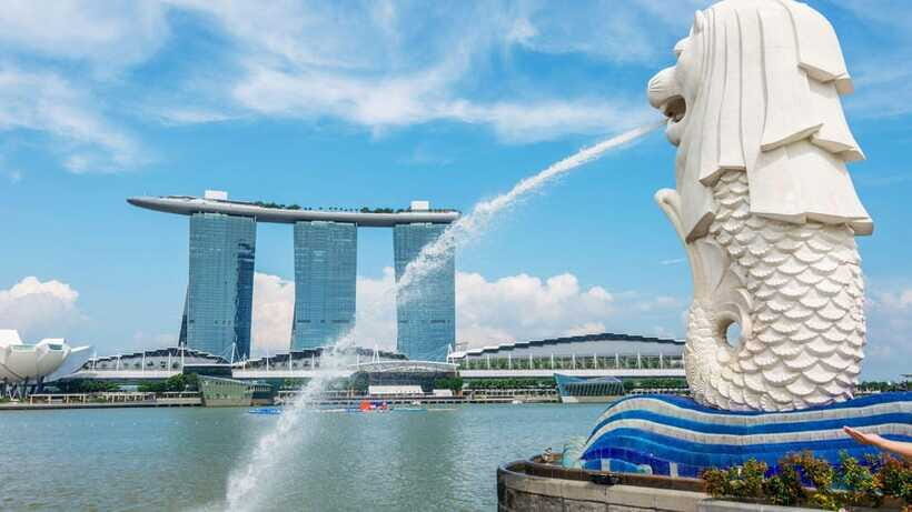 Best of Singapore: Private Walking Tour with a Local - Marina Bay Sands and the waterfront: skyline time without rushing