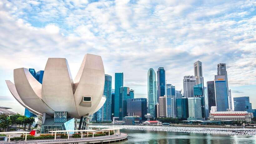 Best of Singapore: Private Walking Tour with a Local - Food tips that actually help you eat like you live there
