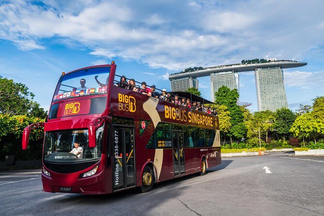 Big Bus Singapore Hop-On Hop-Off Tour - Audio commentary and the app: using the ride as your moving guide