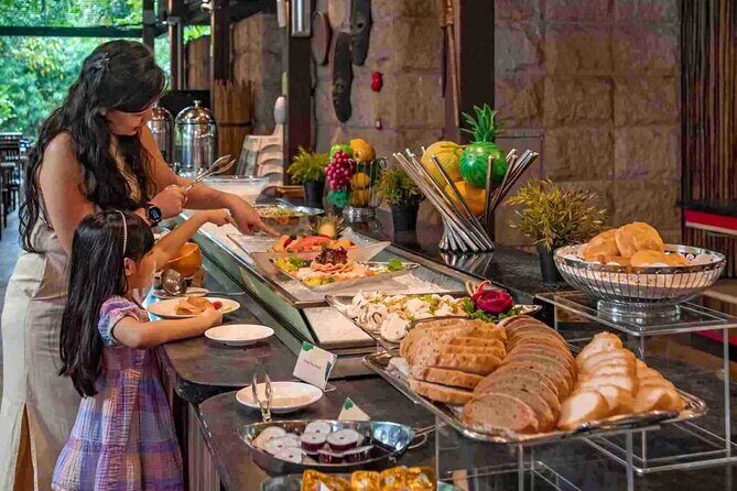 Breakfast In the Wild at Singapore Zoo Promo - What the breakfast with animal ambassadors feels like