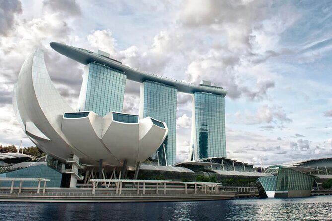 City Highlights Tour: Singapore River & Marina Bay - How the guide turns landmarks into a city story