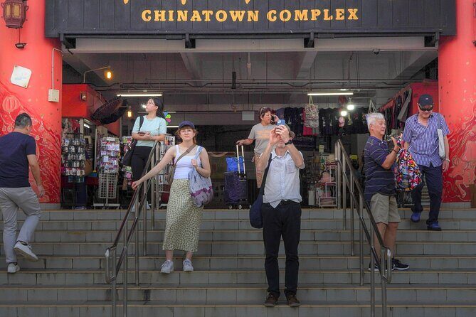 Feel the Heartbeat: A Singapore Chinatown Walking Tour - Chinatown Complex, Market Stalls, and Murals That Tell Stories