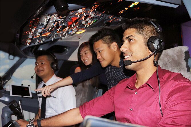Flight Experience Singapore - Timing that actually helps: 30 minutes to 1.5 hours, and why sharing cockpit time happens
