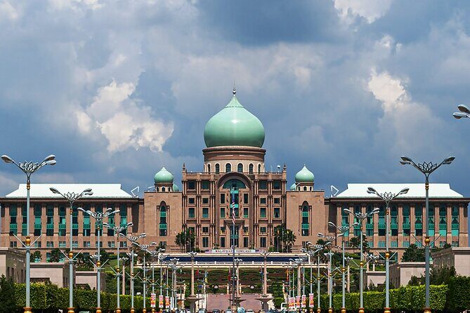 From Singapore: Private Kuala Lumpur / Malacca tour + SKY DINING - Independence Square to KLCC: how you stack the city without losing your bearings