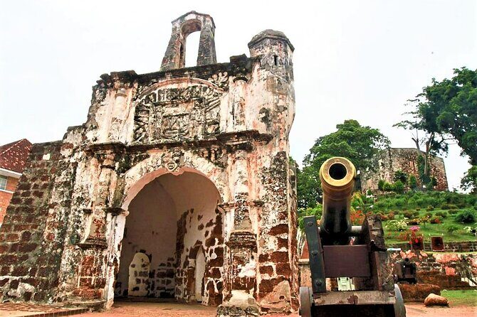 From Singapore: Private Malacca day tour (via drive-thru border) - UNESCO Malacca Starts at Melaka Straits Mosque