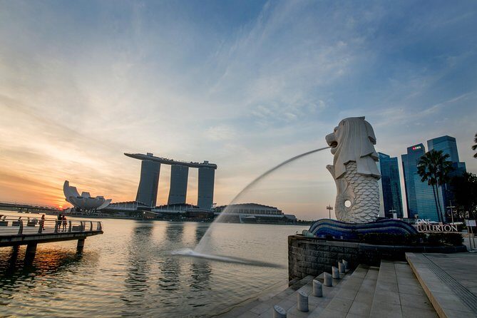Half Day or Full Day Private Custom Walking Tour of Singapore - Meeting at MerlionSingapore: the easiest way to get your bearings fast