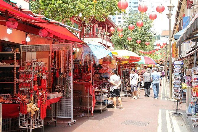 Kampong Glam, Little India & Chinatown with Local Street Food Tastings - Kampong Glam and the Sultan Mosque: start with Malay-Muslim street life