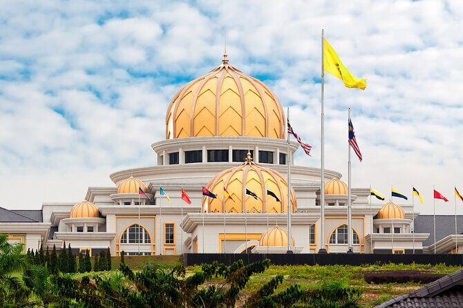 Kuala Lumpur and Malacca: Private Historical Tour from Singapore - A Famosa Fort, St. Paul’s Hill, and Cheng Hoon Teng in Malacca