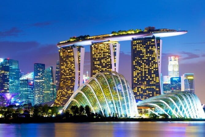 Live Like a Local in Singapore (Half-day Tour) - Stop 4: Neighborhood Mall Murals and What Locals Actually Shop For