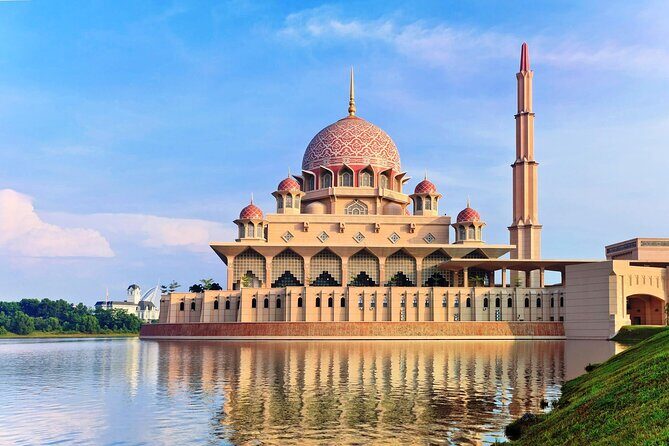 LUXURY Private day tour: Kuala Lumpur & Malacca from Singapore by licensed guide - Malacca details that turn a stop into a story: temples, tarts, and Jonker Street