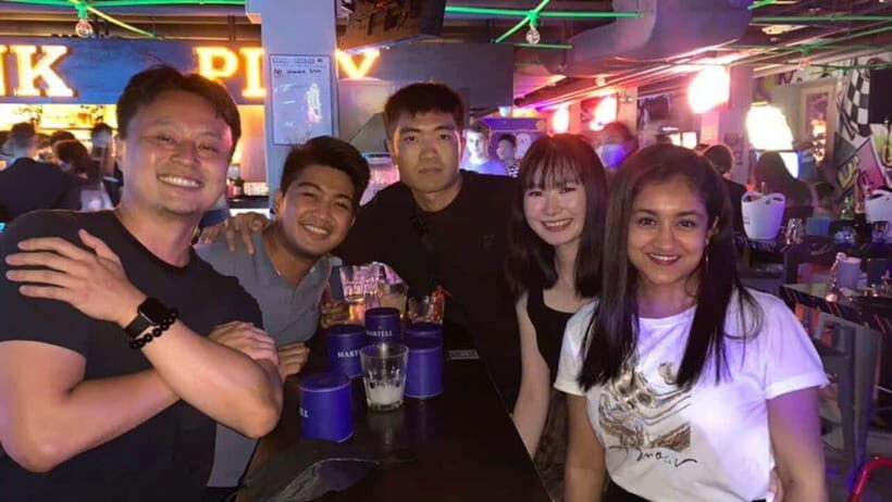 Party Singapore Bespoke Pub Crawl - Should You Book This Friday/Saturday Crawl?