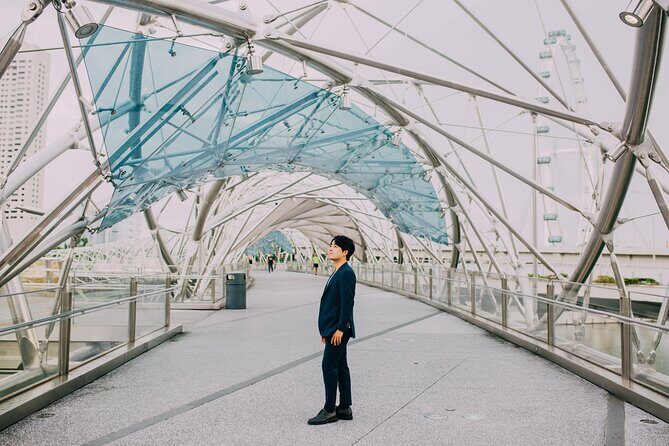 Photography Moments in Singapore Private Session - Stop 2: Marina Bay and Helix Bridge (Iconic Lines for Clean Composition)