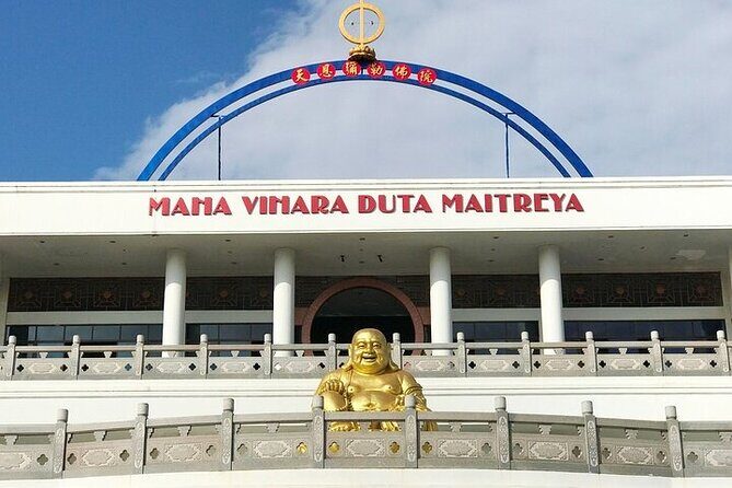 PRIVATE: Batam day tour with Ferry, 2-hour Massage and Lunch from Singapore - Private Guide Meets You After Immigration: How the Day Starts