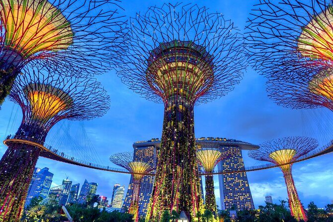 Private Singapore Night Tour with Gardens by the Bay&River Cruise - Stop 4: Clarke Quay and the Singapore River Bum Boat Ride
