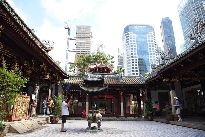 Private Singapore Walking Tour: City Highlights & Hidden Gems - Merlion Park and the Singapore River: From Trade Prosperity to the Modern City Core