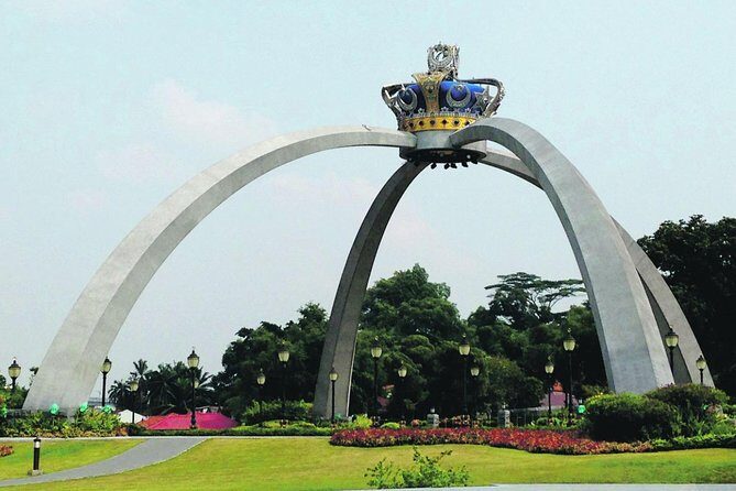 Private Tour: Sightseeing Daytrip to Johor Bahru from Singapore - Istana Bukit Serene: the Sultan’s residence from the outside