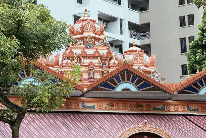 Singapore: 2.5-Hour Private City Tour Off the Beaten Track - Street Art and Architectural Gems: Learning to Read the Block