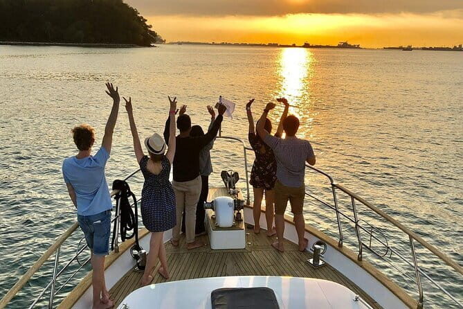 Singapore - Albatross Speedboat Adventures Cruising in Sentosa - Kusu Island: shrines, pilgrimage timing, and how the island grew