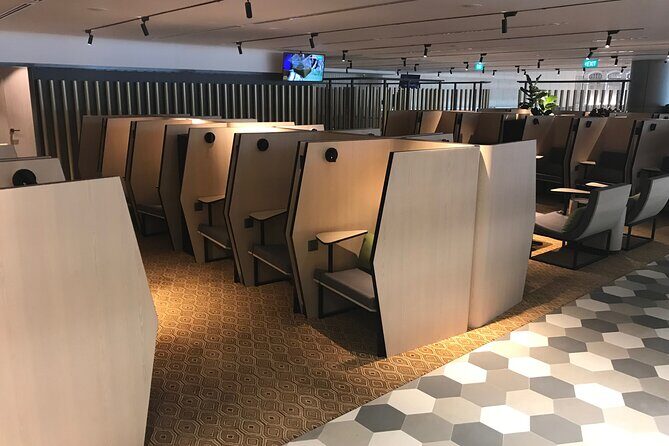 Singapore Changi Airport BLOSSOM - SATS & Plaza Premium Lounge at Terminal 4 - Comfort and Space: What It Feels Like, and When You Might Want More