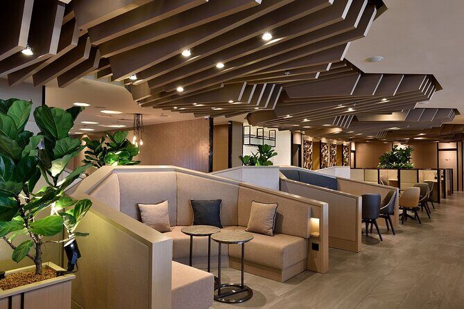 Singapore Changi Airport Plaza Premium Lounge at Terminal 1 - Food, Drinks, and the Best Times to Eat