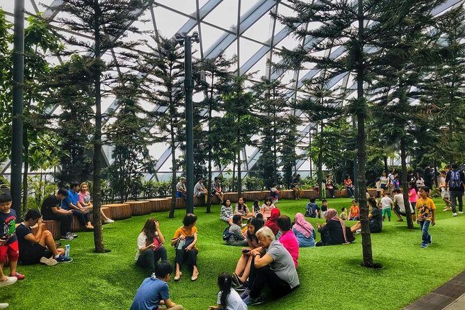 Singapore Changi Jewel Highlights Walking Tour - The 90 minutes you’ll spend (and how it feels)