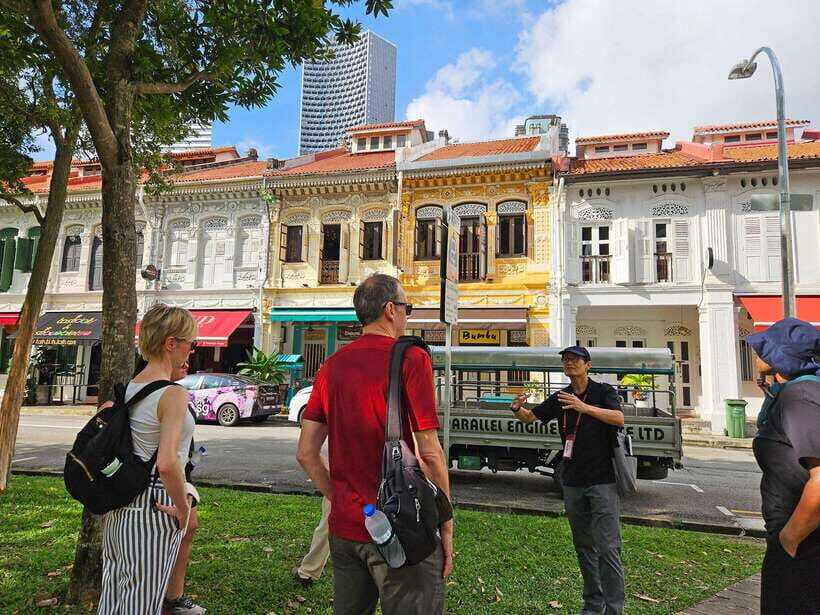 Singapore: Chinatown and Little India Guided Walking Tour - The guides make it: names you’ll hear and what they do well