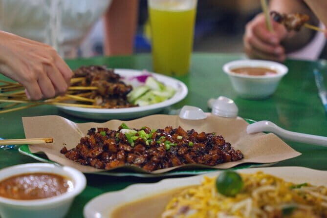 Singapore: Chinatown Food Adventure with 6 Tastings - Where You Start: Nanyang Old Coffee (And Why That Matters)