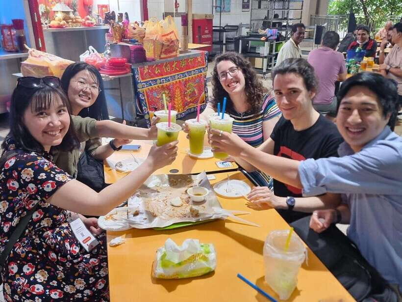 Singapore: Chinatown Hawker Guided 8-Dish Tasting Tour - The Guides: Why This Tour Rates So High