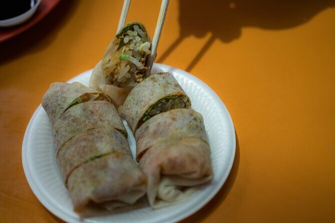 Singapore: Chinatown Hawker Market Food Tour with 7 Food Tastings - Chia Ann Siang Road and the Small Details That Build a Place