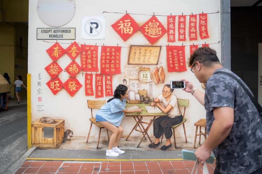 Singapore: Chinatown Hawkers Food Tour with 7 Food Tastings - Group size reality: the one thing to watch