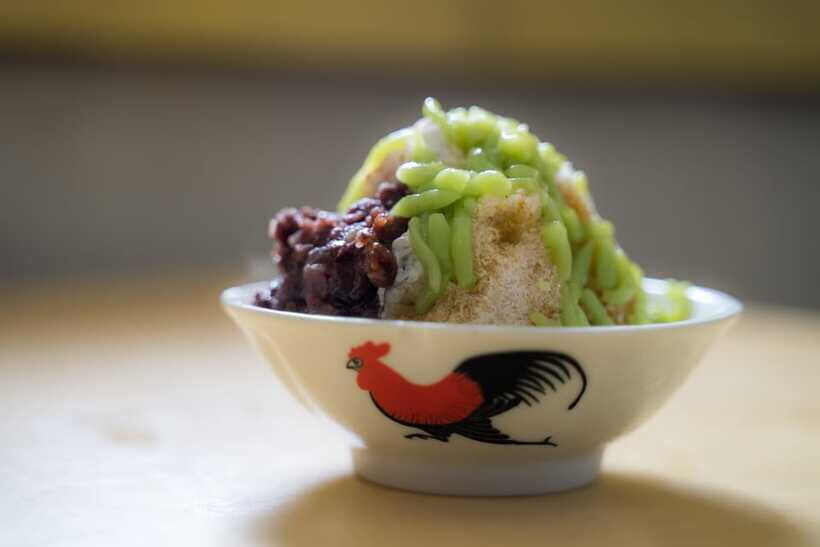 Singapore: Chinatown Hawkers Food Tour with 7 Food Tastings - What to bring so the tour feels easy