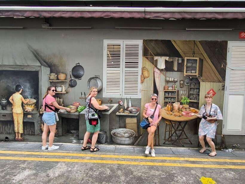 Singapore: Chinatown Historic Walking Tour with Lunch - From Pagoda Street to Sri Mariamman Temple: religion and architecture close together