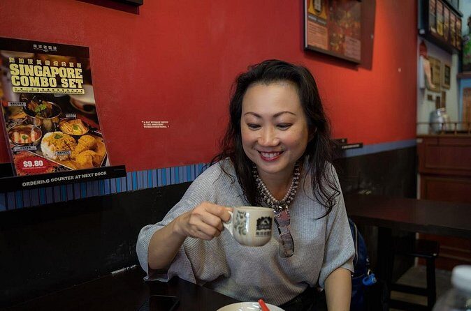 Singapore Chinatown Market Private Food Tour with 7 Food Tastings - Marina Bay’s Red Dot Design Museum: A Creative Twist at the End