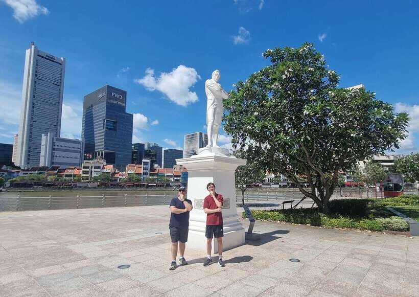 Singapore: City Highlights Walking Tour & Singapore River - Raffles Place to Jubilee Bridge: the easiest way to get oriented