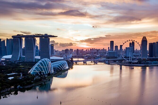 Singapore Duck Tour - Gardens by the Bay Supertrees and the Helix Bridge DNA Moment