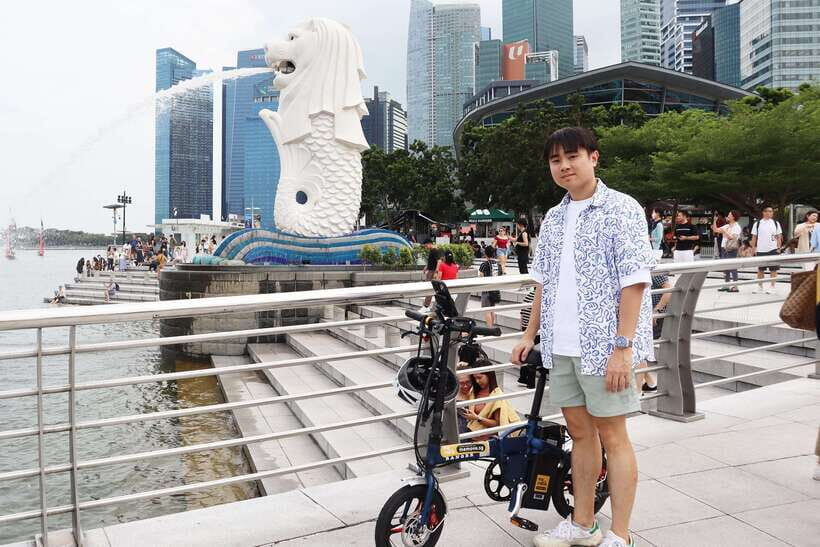 Singapore: Electric Bicycle Experience (Rental and Tour) - Marina Barrage Break Time: Photos With a View You Can Actually Manage