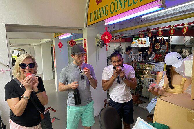 Singapore Essential Private Walking Tour - Kampong Glam: colorful shophouses, street art, and shopfront conversation