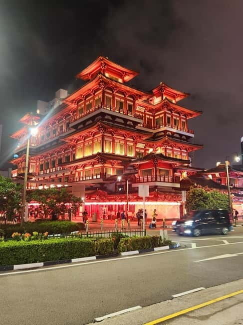 Singapore Essentials: 4-Hour Private Tour - Meeting at Buddha Tooth Relic Temple: starting smoothly at Maxwell
