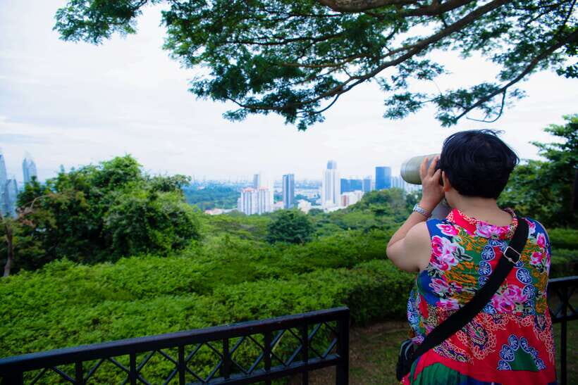 Singapore: Faber Peak Guided Walking Tour with Breakfast - Mount Faber: where the city starts to look different