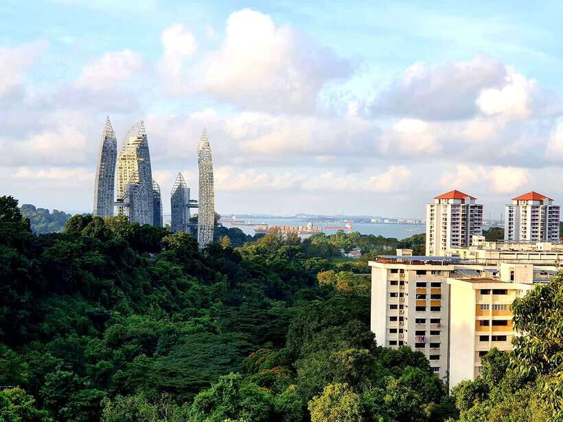 Singapore: Faber Peak Guided Walking Tour with Breakfast - Breakfast first: a local start before the forest
