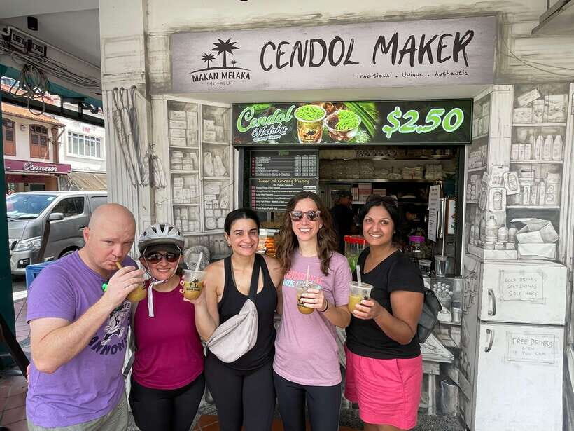 Singapore: Food and Bike Tour - Downtown - Kampong Glam: where dessert meets the neighborhood story