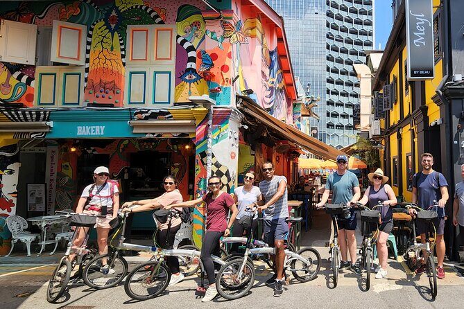 Singapore Food & Bike Tour - Downtown - Pit Grandstand and Merlion Park: quick icons before the appetites