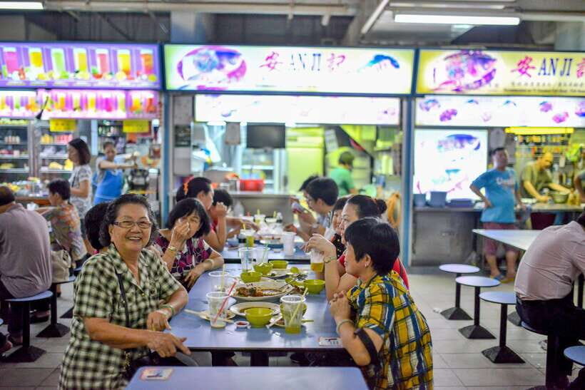Singapore: Foodie Experience Guided Tour with 5 Tastings - A great first-night plan for Singapore’s food brain