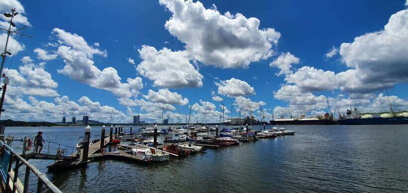 Singapore: Guided Boat Tour and Kelong Fish Farm Visit - Sembawang beach stories: history you can feel in the route