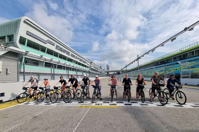 Singapore: Historical Half-Day Bike Tour - Cycling the Formula 1 route near the pit building