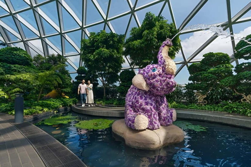 Singapore: Jewel Changi Airport Attraction Ticket - Mastercard Canopy Bridge: 23m of Photo Ops and Nerve Checks