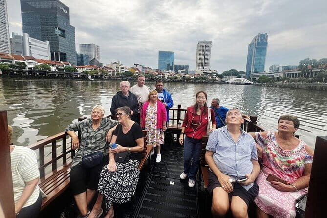 Singapore light to night : River Cruise & 02 Stunning Light Shows - Old Hill Street Police Station, Raffles, Fullerton: where the stories live