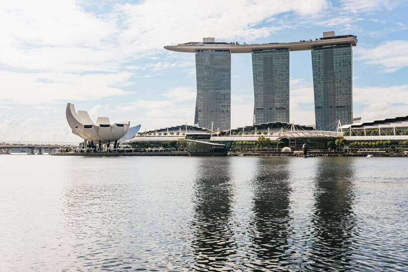 Singapore: Lion City Highlights Bike Tour - Chinatown, Clarke Quay, Little India, and the Roll Through Color Streets